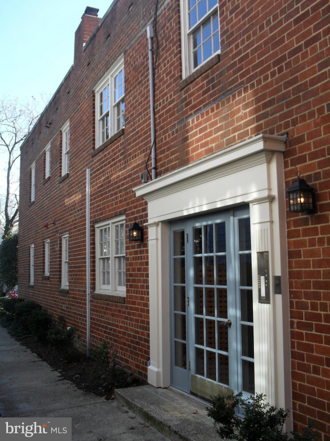 OLD TOWN - Residential Lease