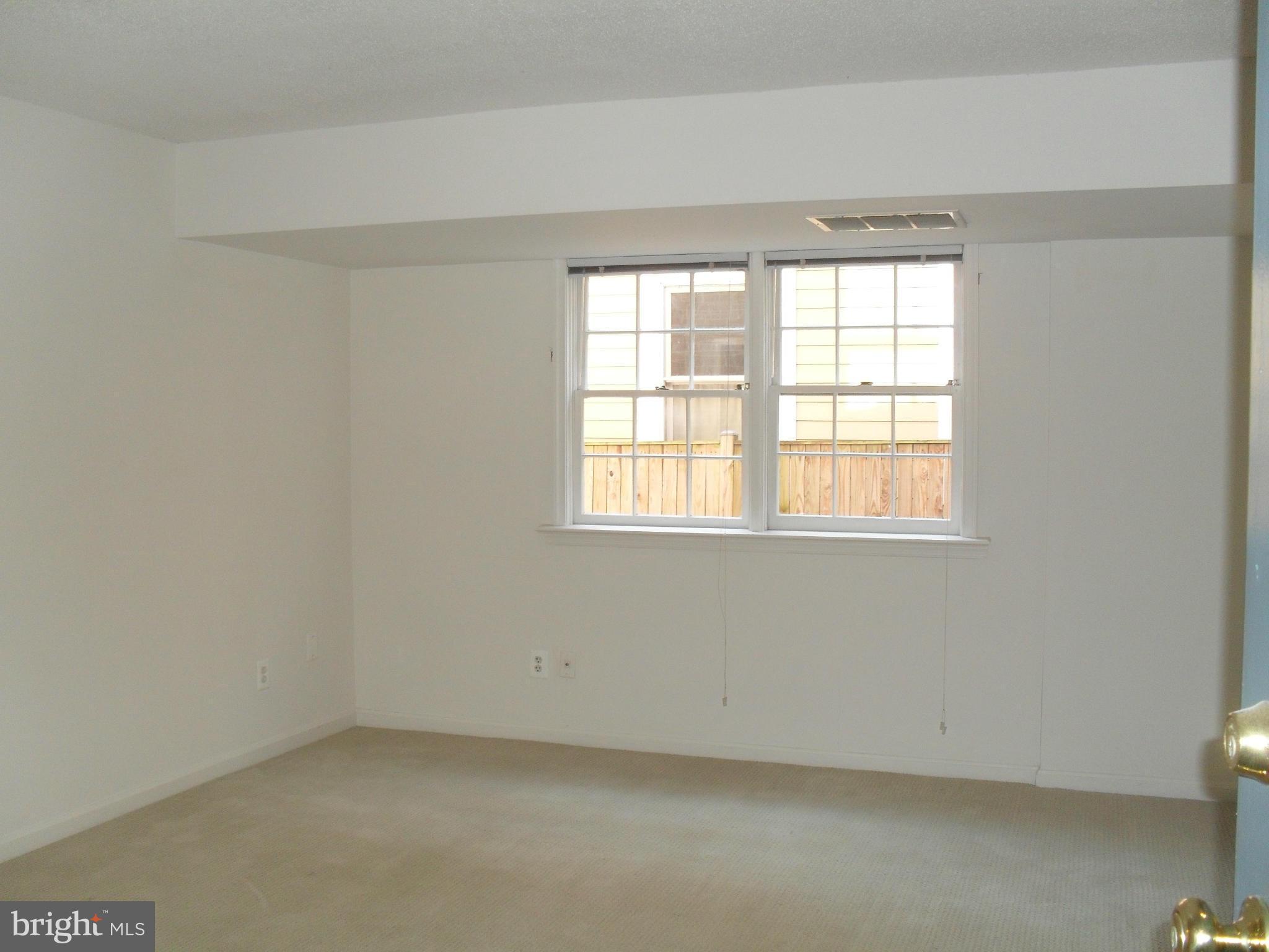 OLD TOWN - Residential Lease