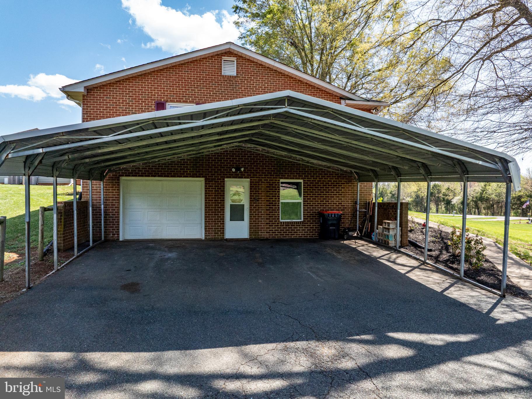 GREENFIELDS - Residential