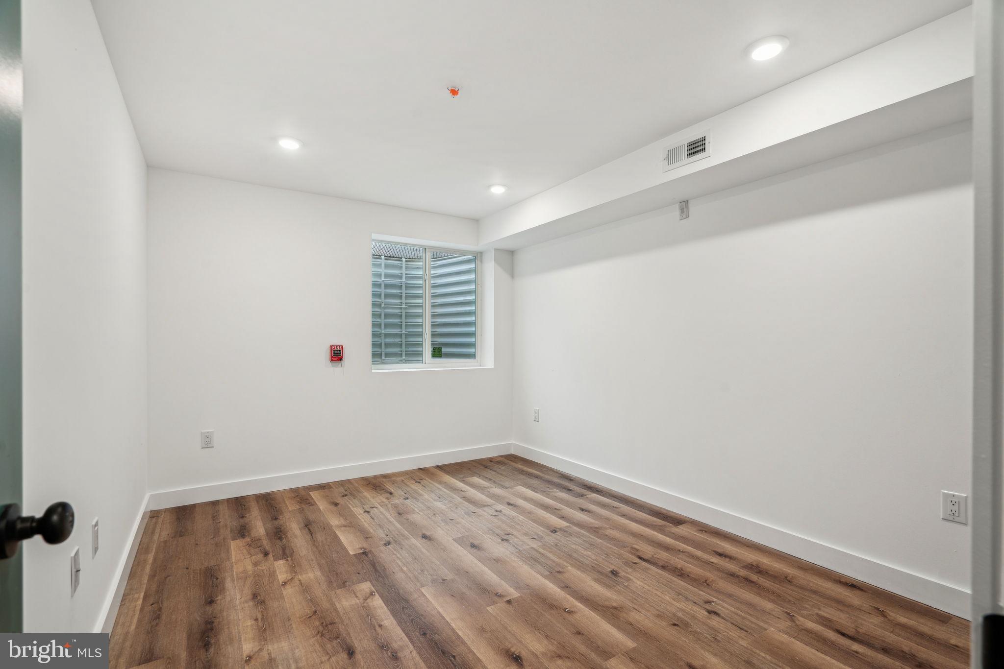 TEMPLE UNIVERSITY - Residential Lease