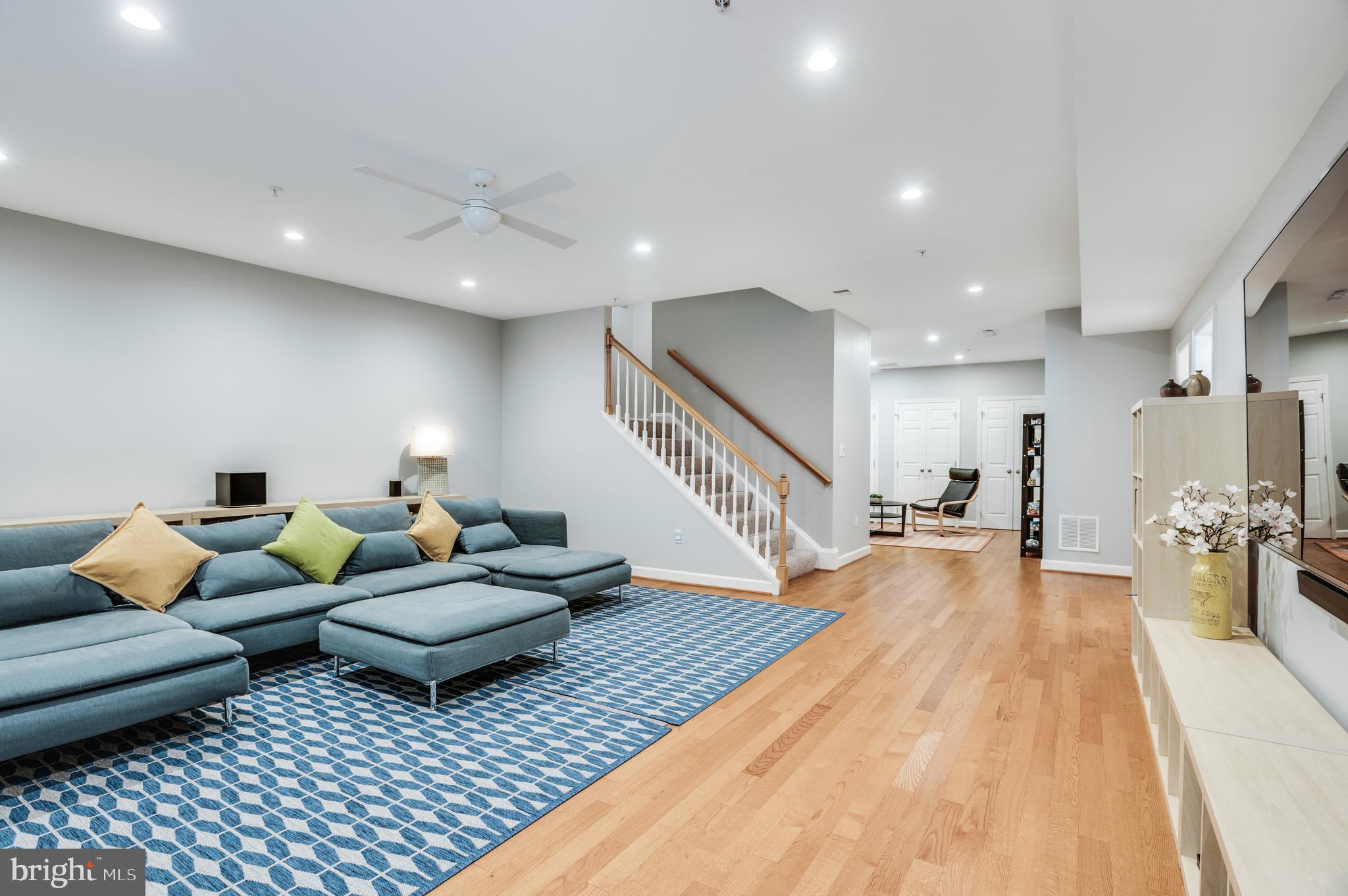 RIVER FALLS - Residential Lease