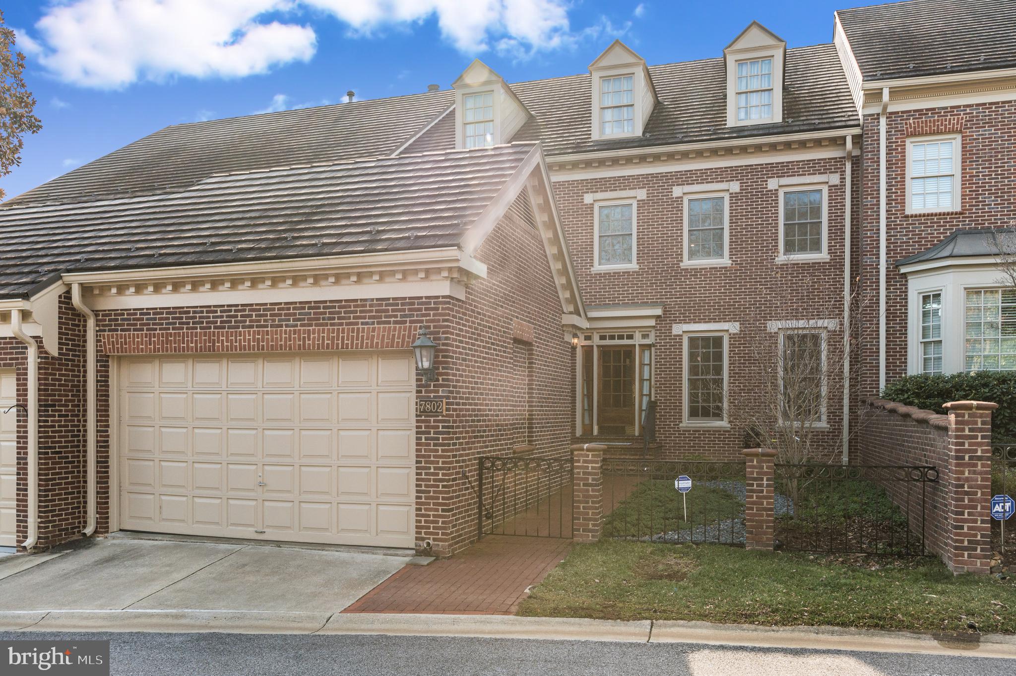 RIVER FALLS - Residential Lease