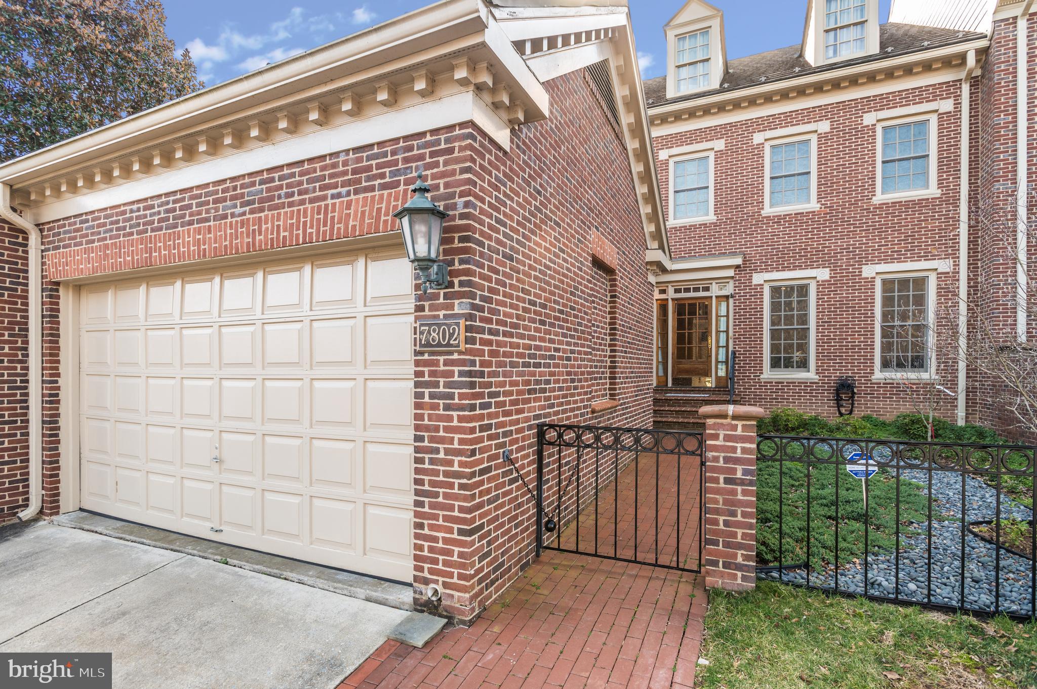 RIVER FALLS - Residential Lease