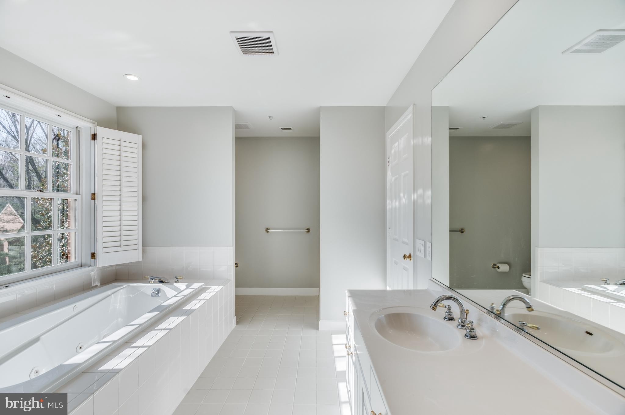 RIVER FALLS - Residential Lease