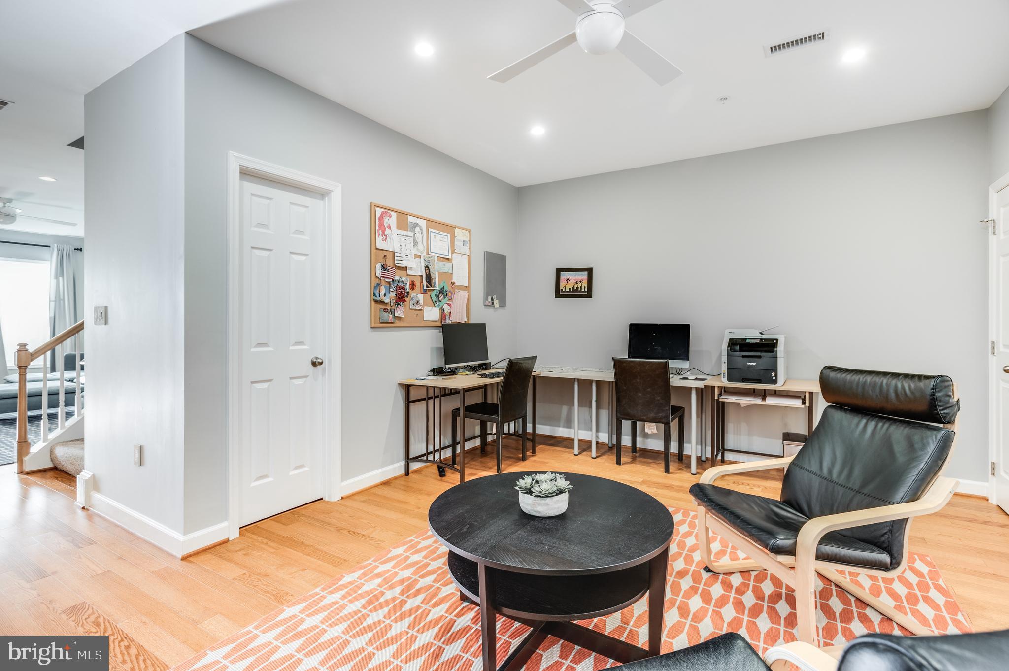 RIVER FALLS - Residential Lease