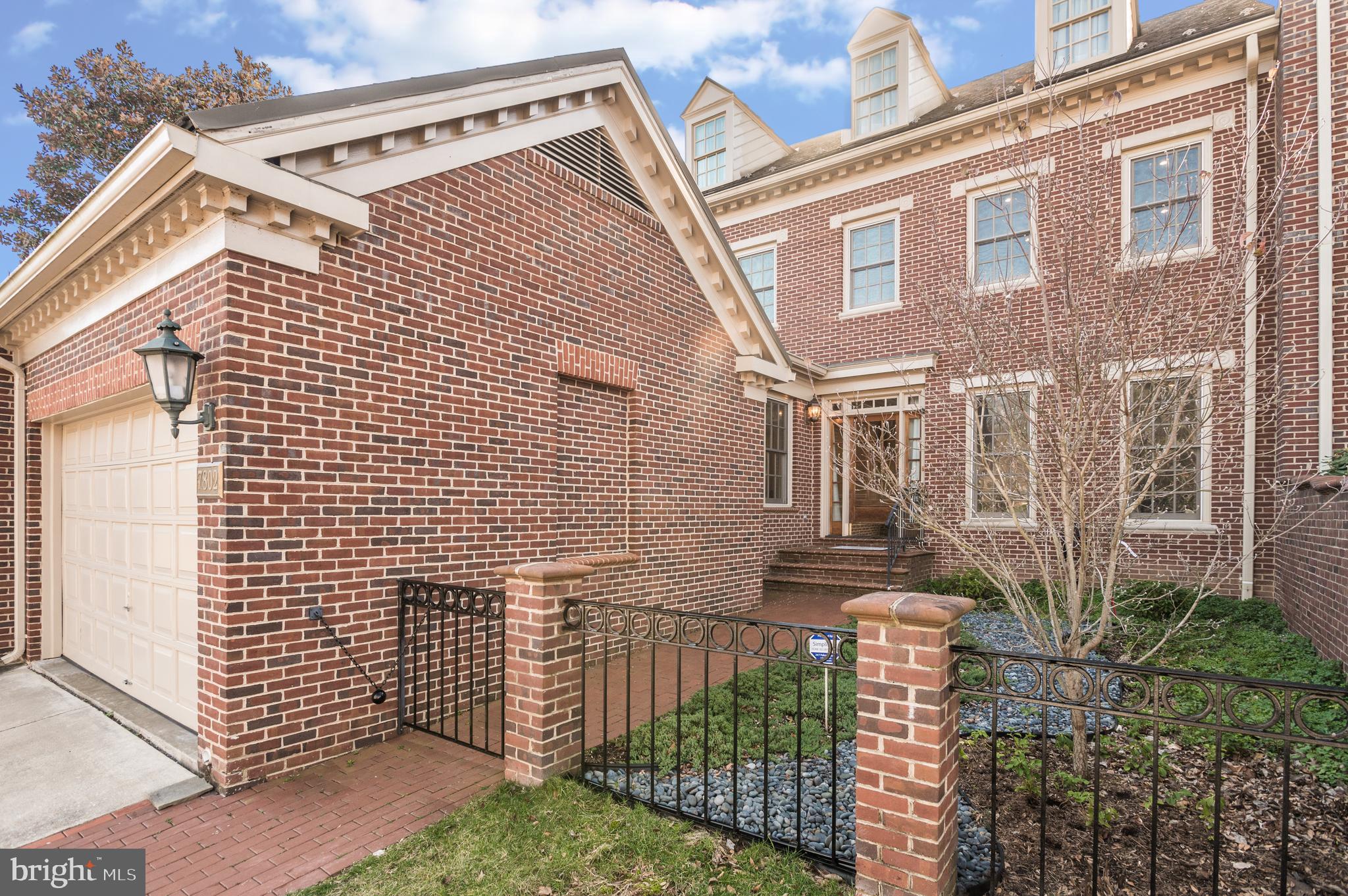 RIVER FALLS - Residential Lease