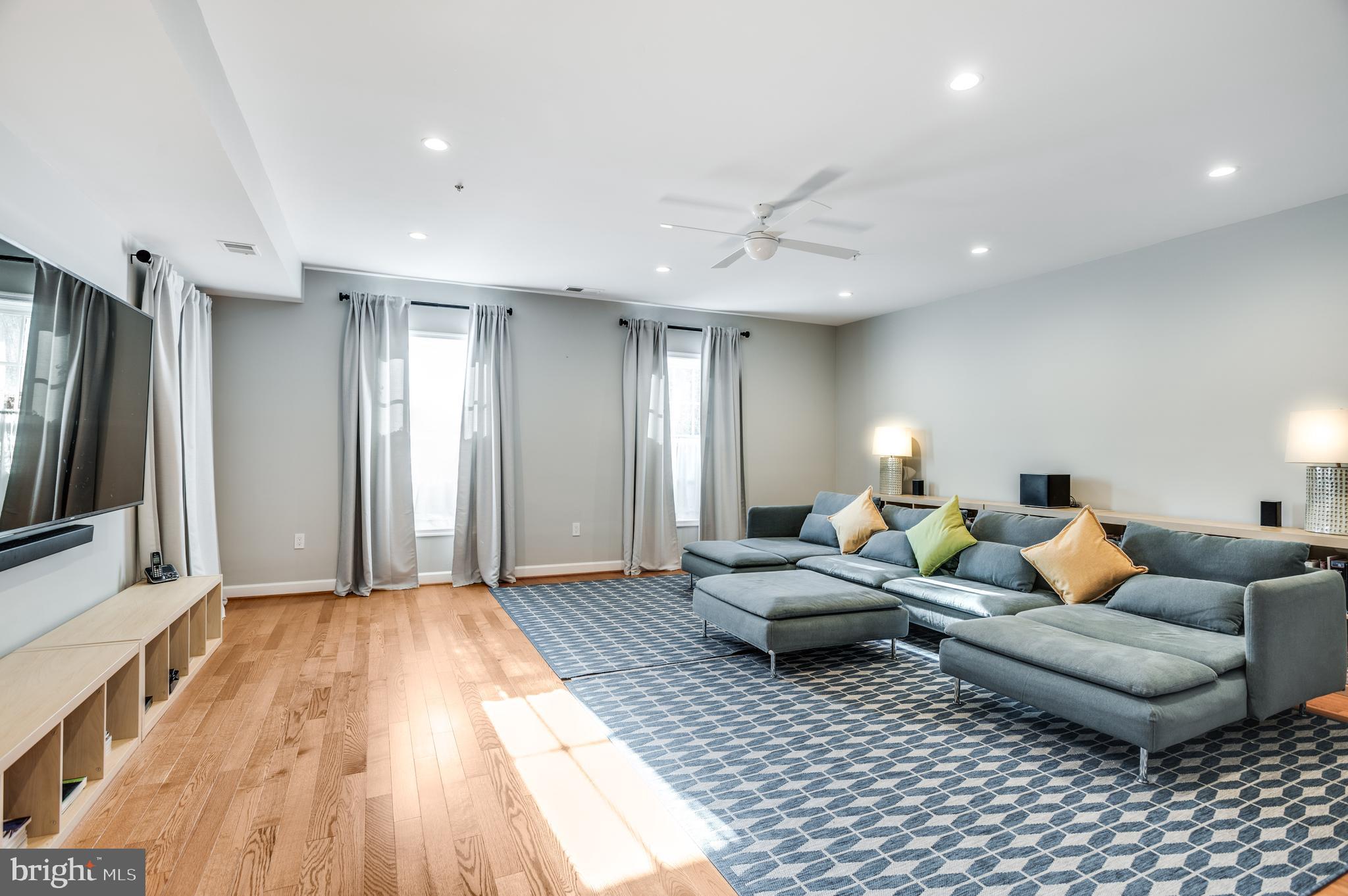 RIVER FALLS - Residential Lease