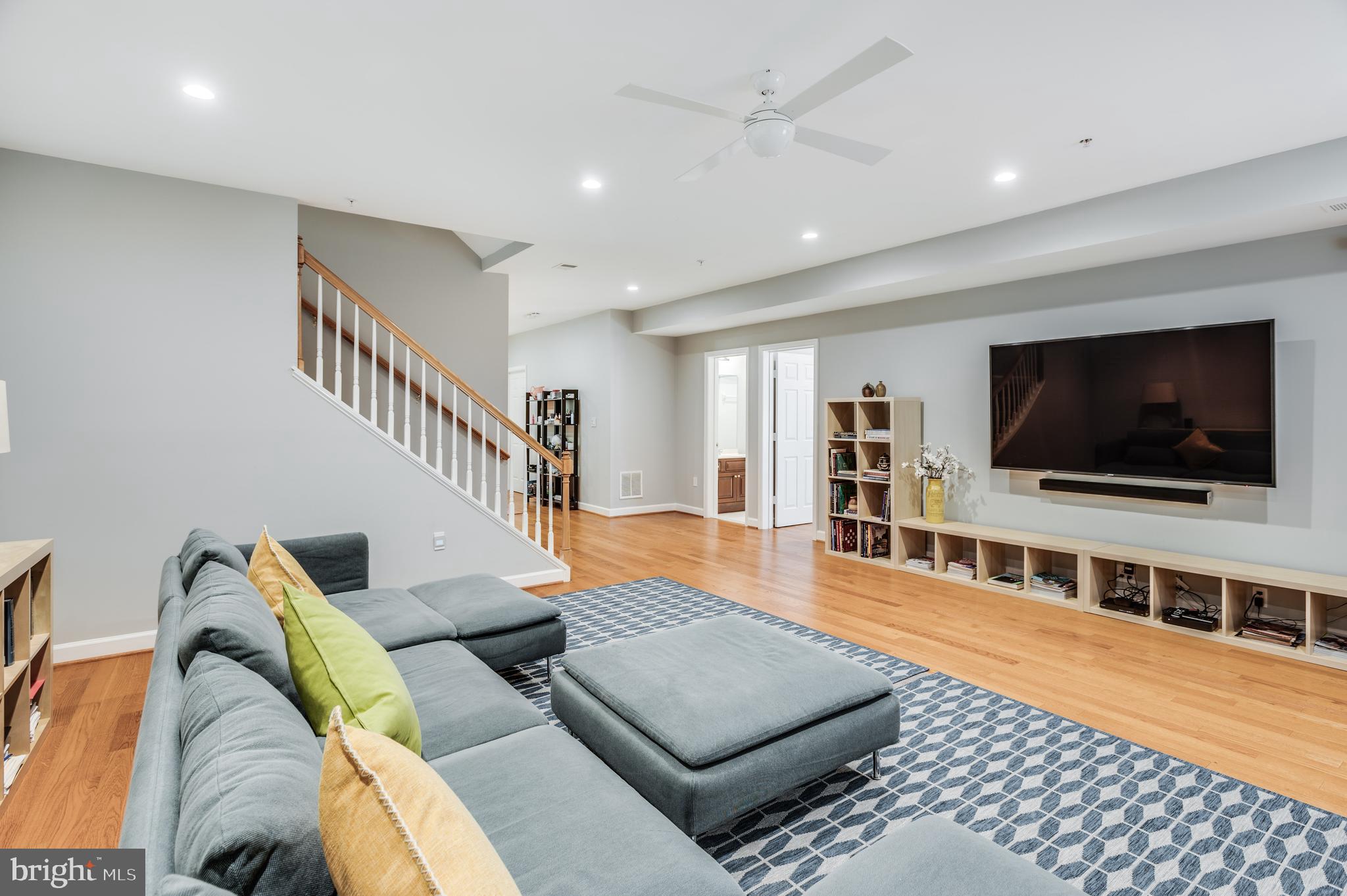 RIVER FALLS - Residential Lease