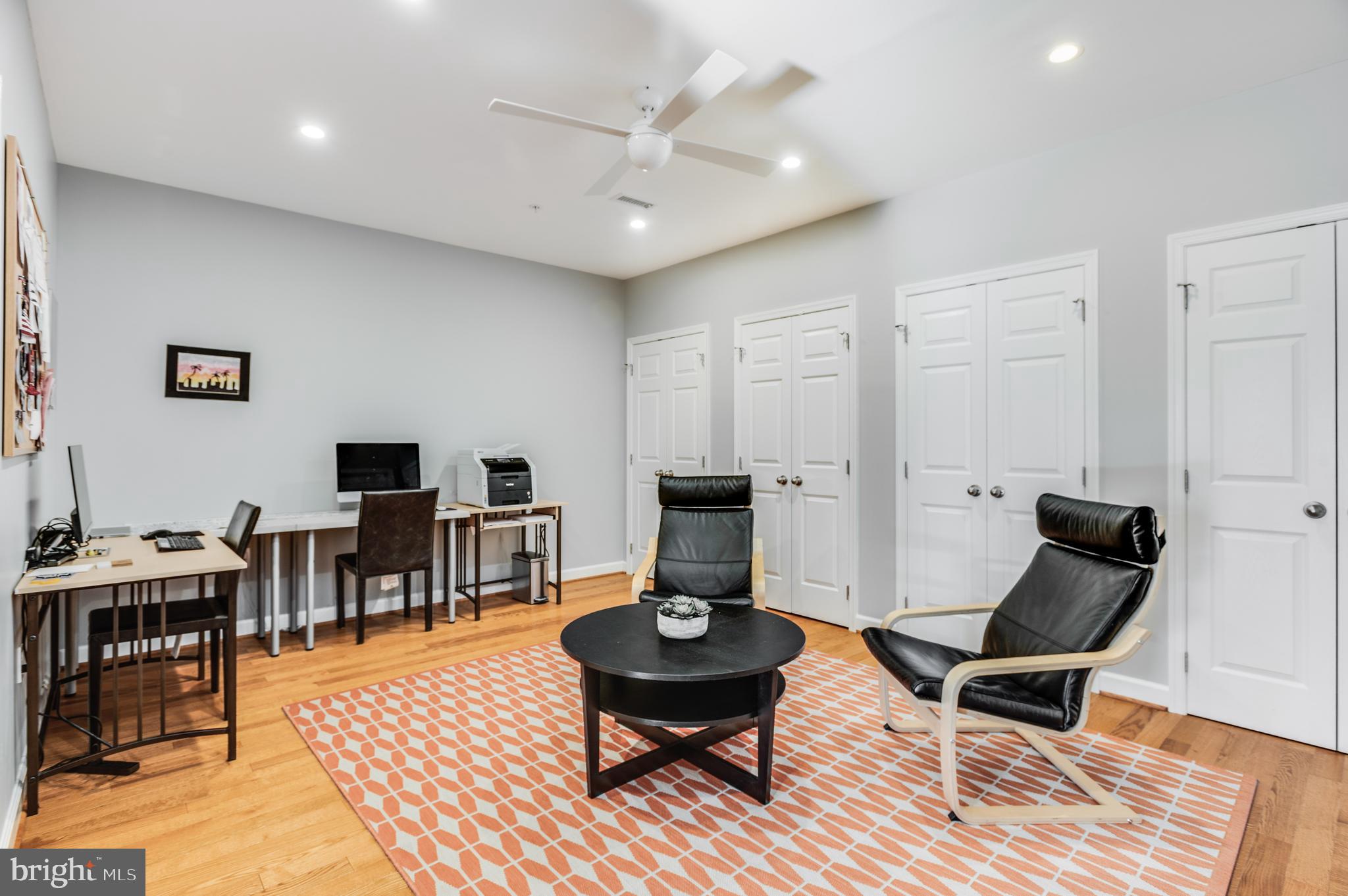 RIVER FALLS - Residential Lease