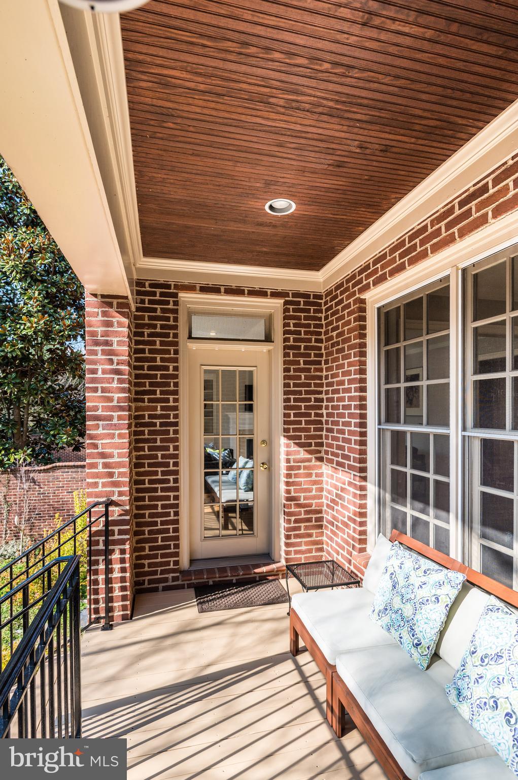 RIVER FALLS - Residential Lease