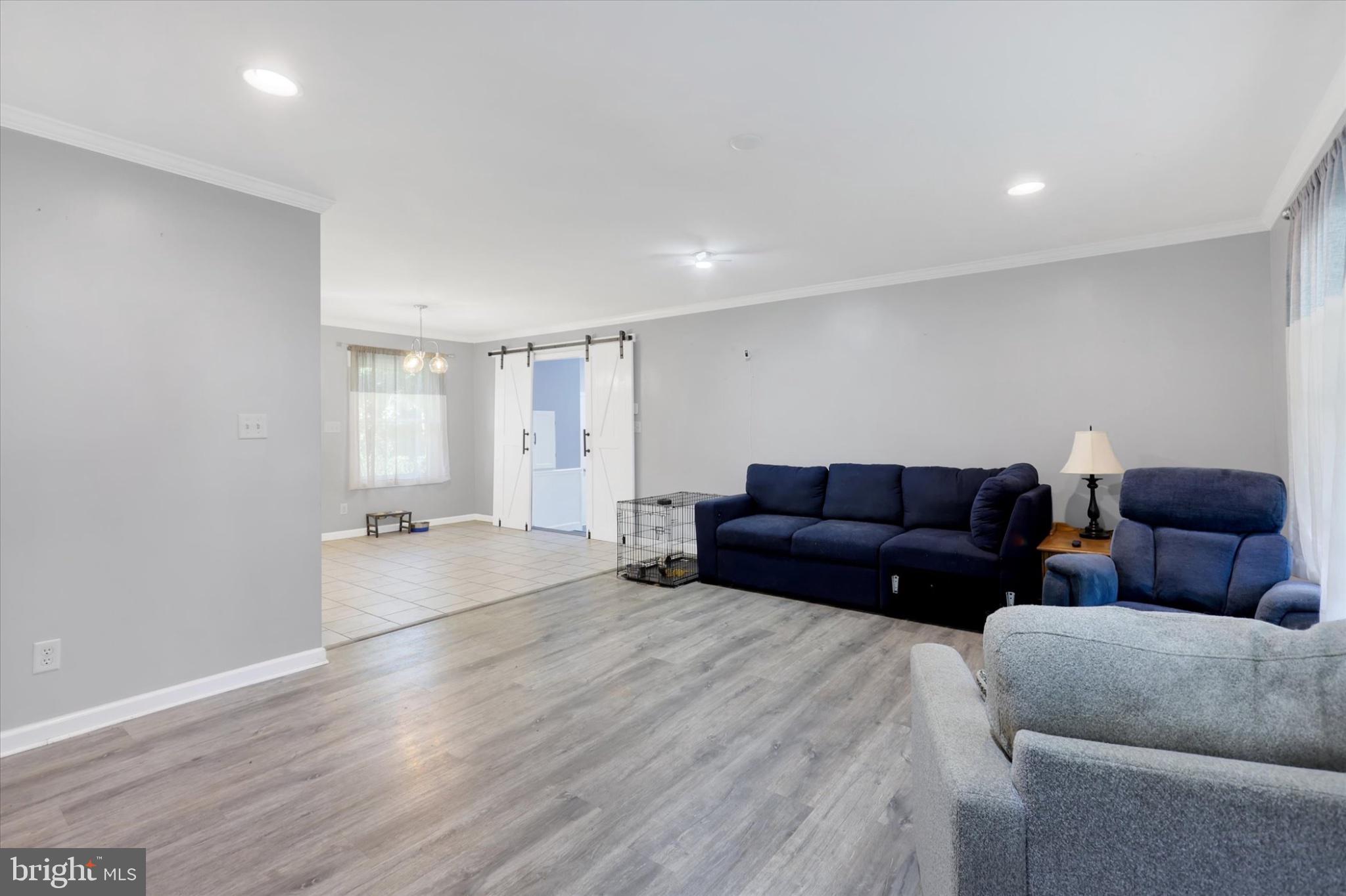 71 EDGELEA DRIVE
