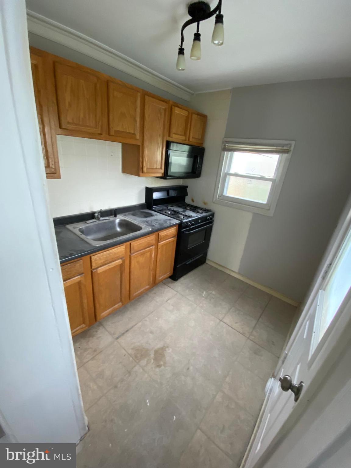 CARROLL-SOUTH HILTON - Residential Lease