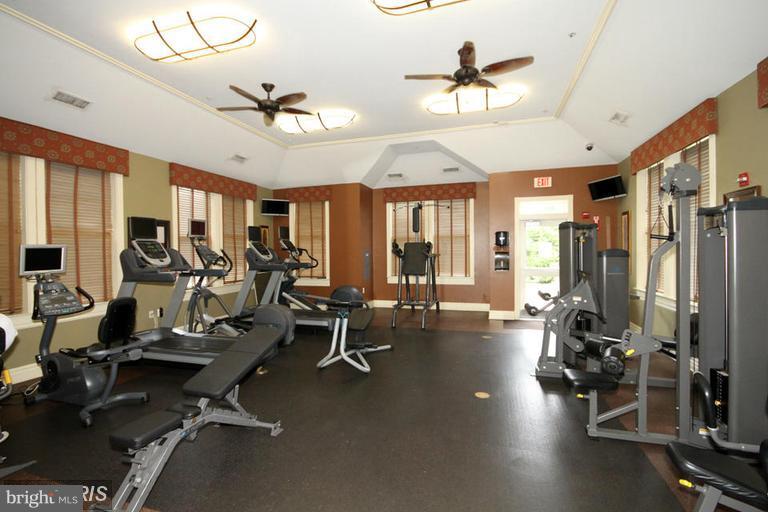 CHANTILLY PARK - Residential