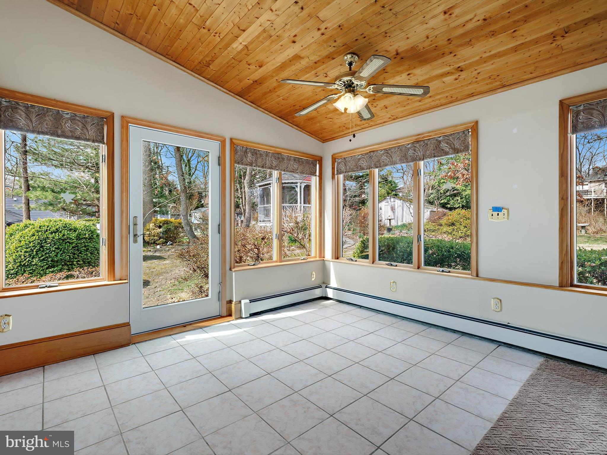 HUNTERS HARBOR - Residential