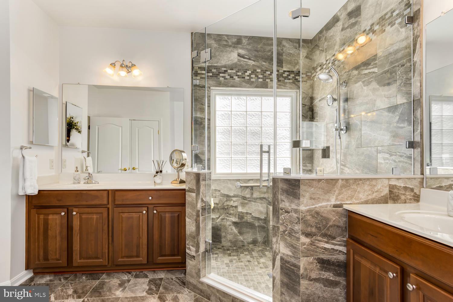 SYMPHONY VILLAGE AT CENTREVILLE - Residential