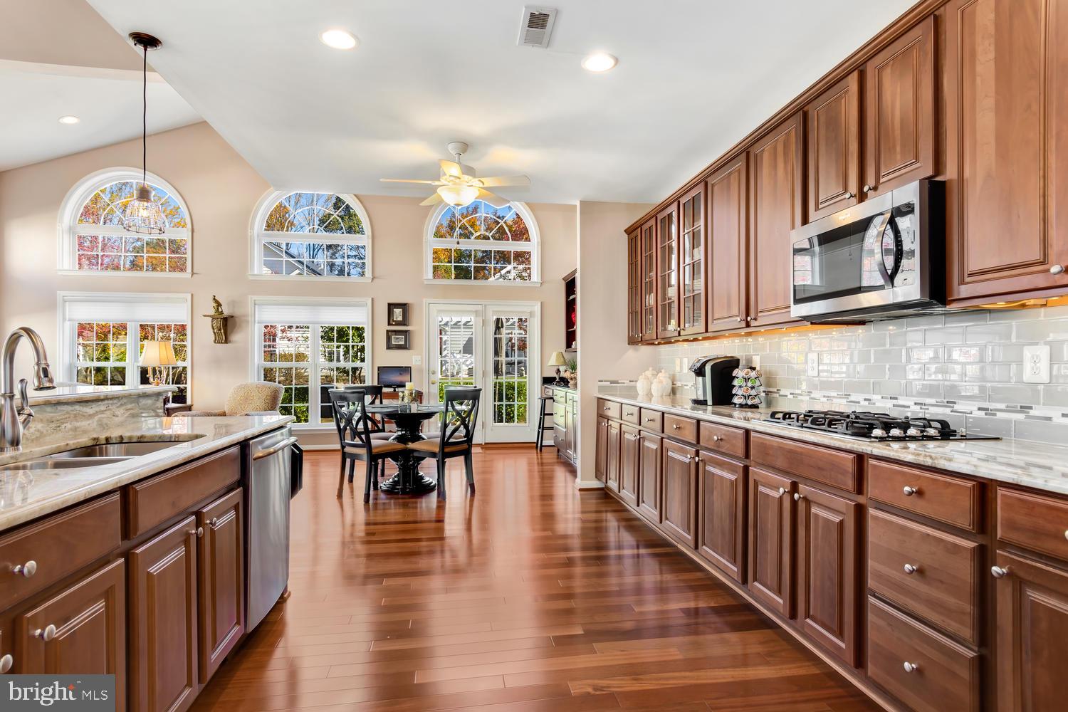 SYMPHONY VILLAGE AT CENTREVILLE - Residential