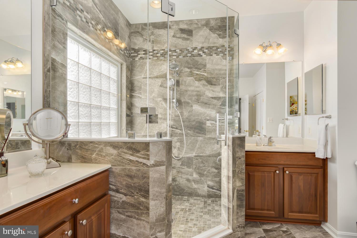 SYMPHONY VILLAGE AT CENTREVILLE - Residential