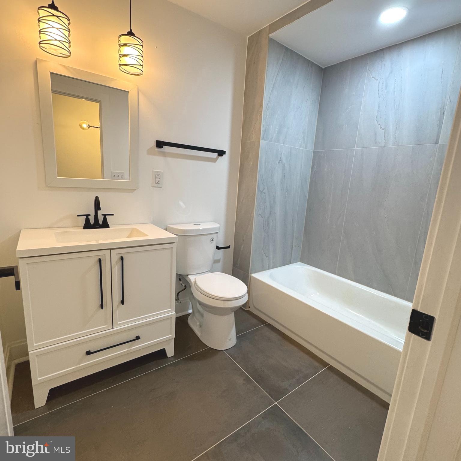 BIDDLE STREET - Residential