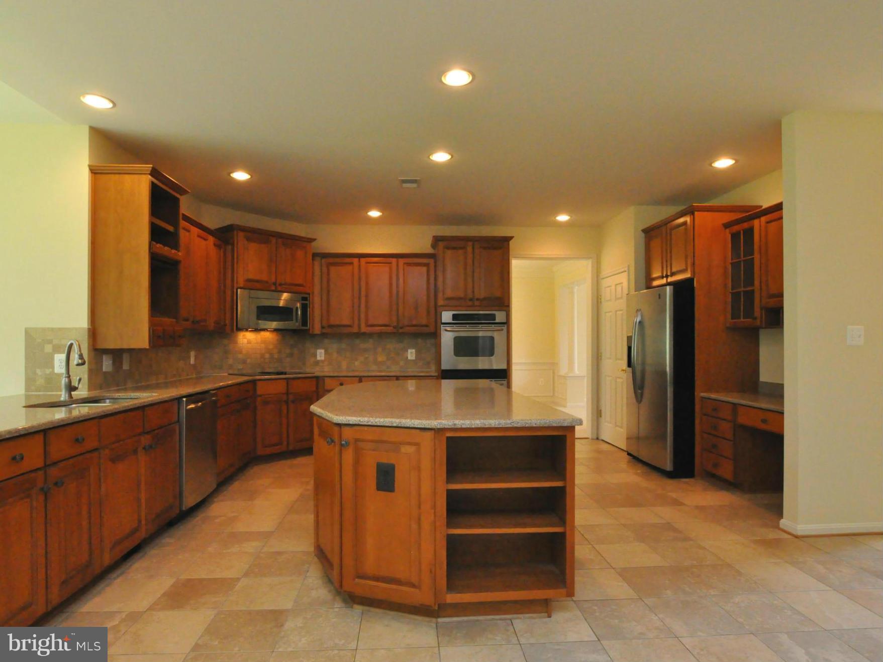 BROAD RUN OAKS - Residential