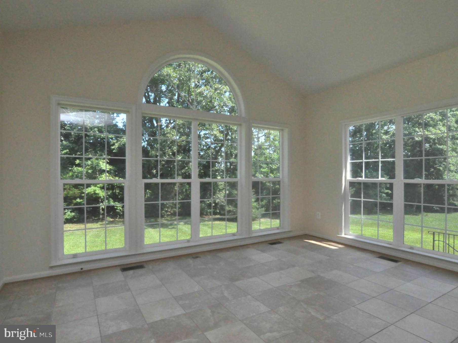 BROAD RUN OAKS - Residential