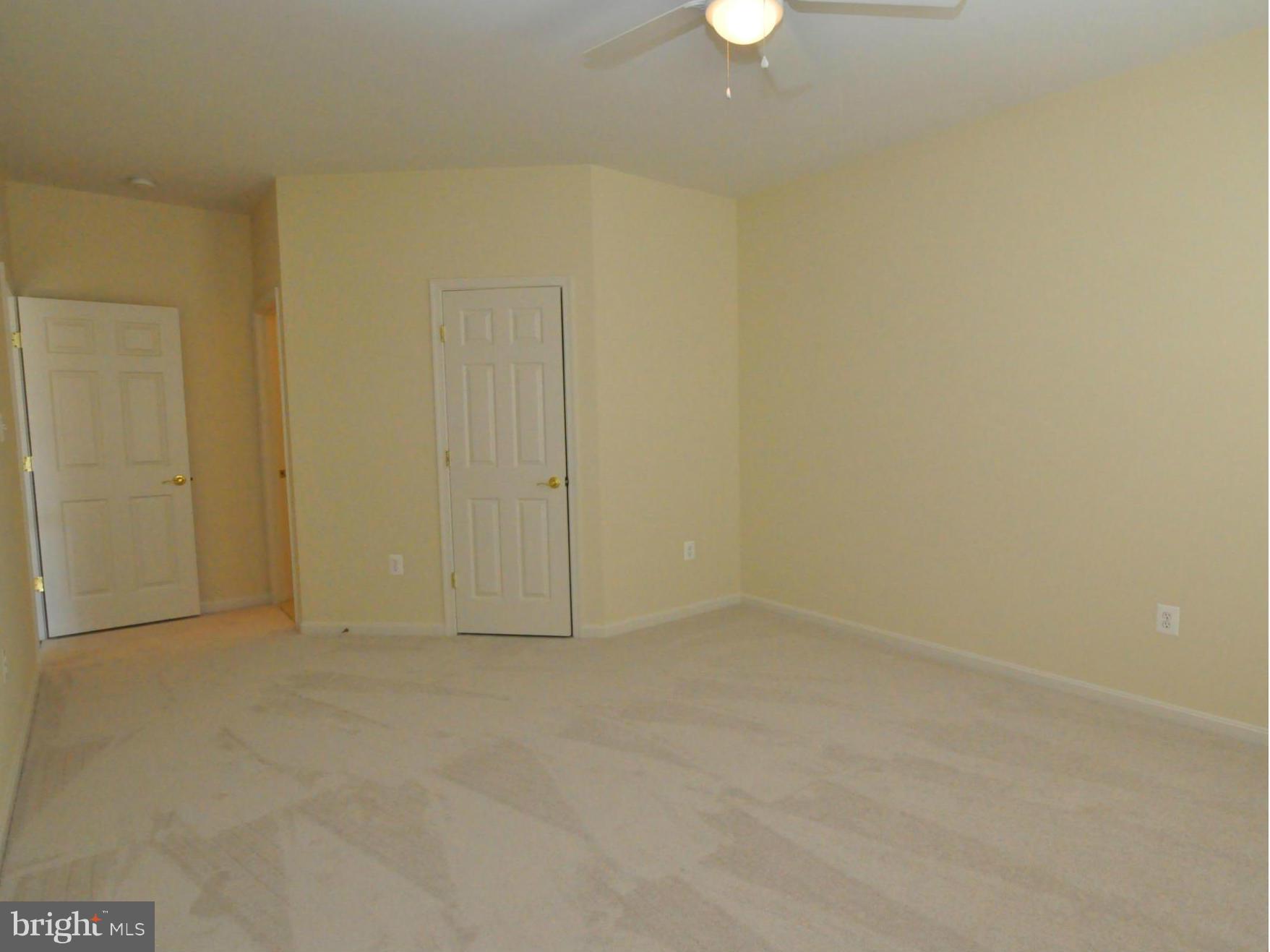 BROAD RUN OAKS - Residential