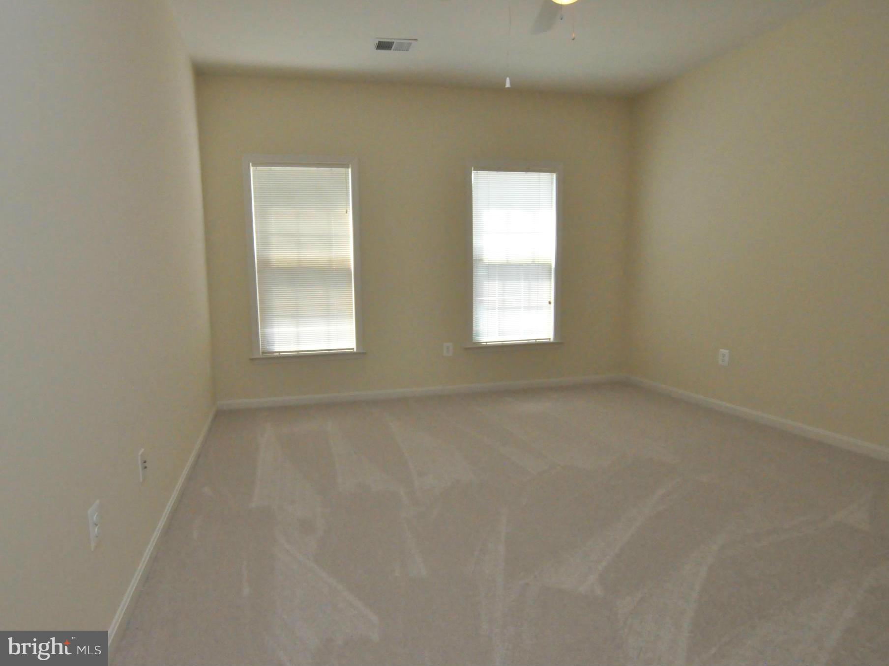 BROAD RUN OAKS - Residential