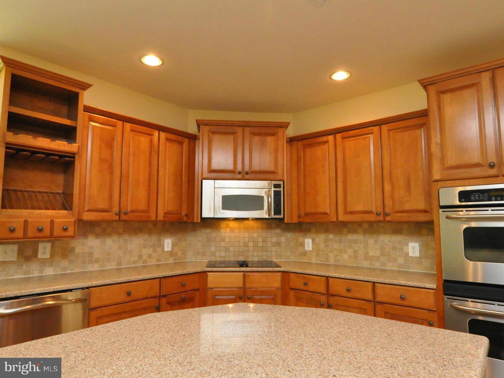 BROAD RUN OAKS - Residential