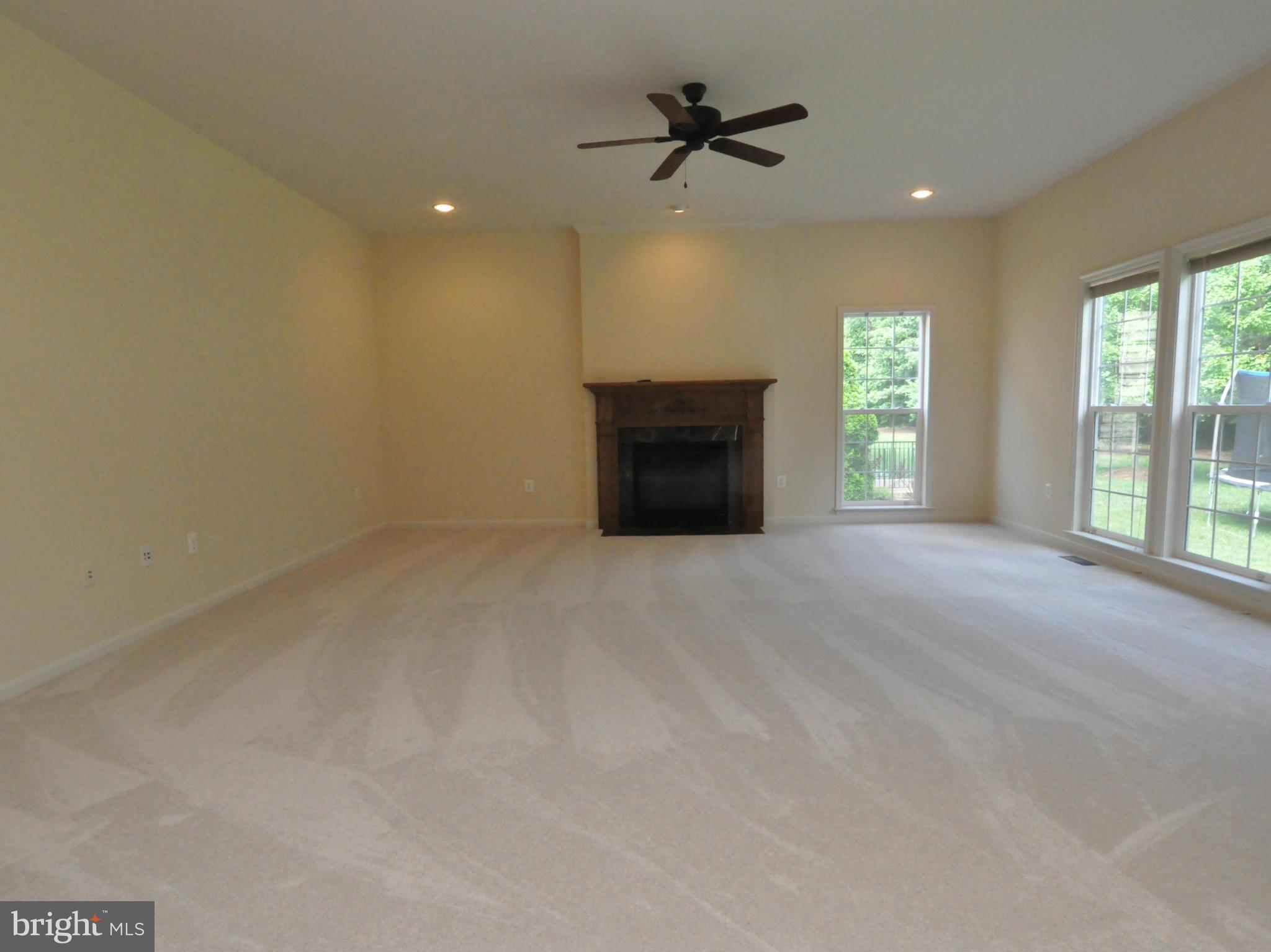 BROAD RUN OAKS - Residential