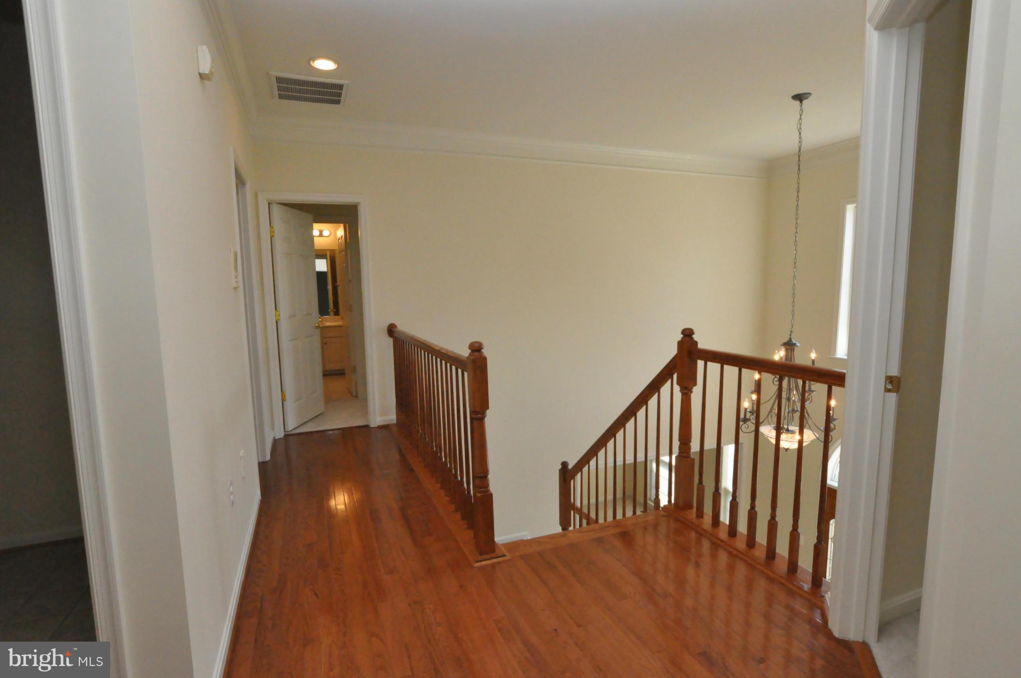 BROAD RUN OAKS - Residential