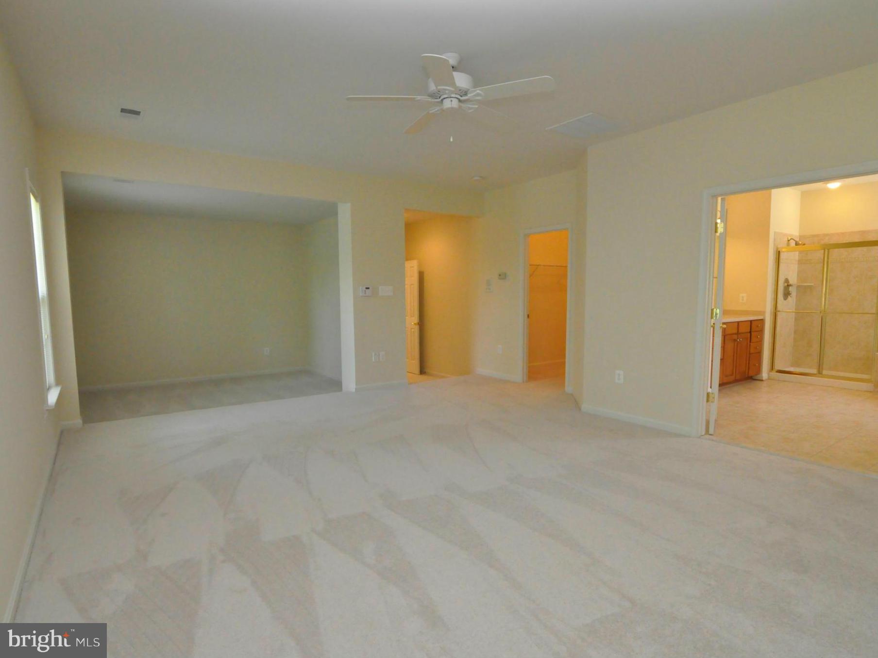 BROAD RUN OAKS - Residential