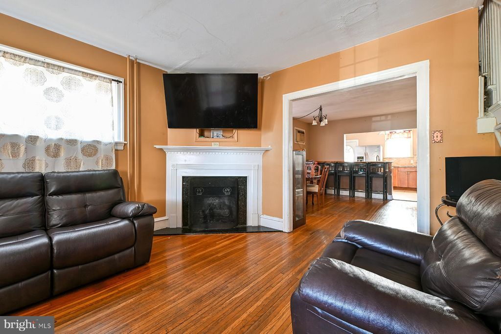 Photo of 812 N Evans Street, POTTSTOWN, PA 19464 (MLS # PAMC2163226)