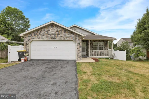 MLS: PABK2074326