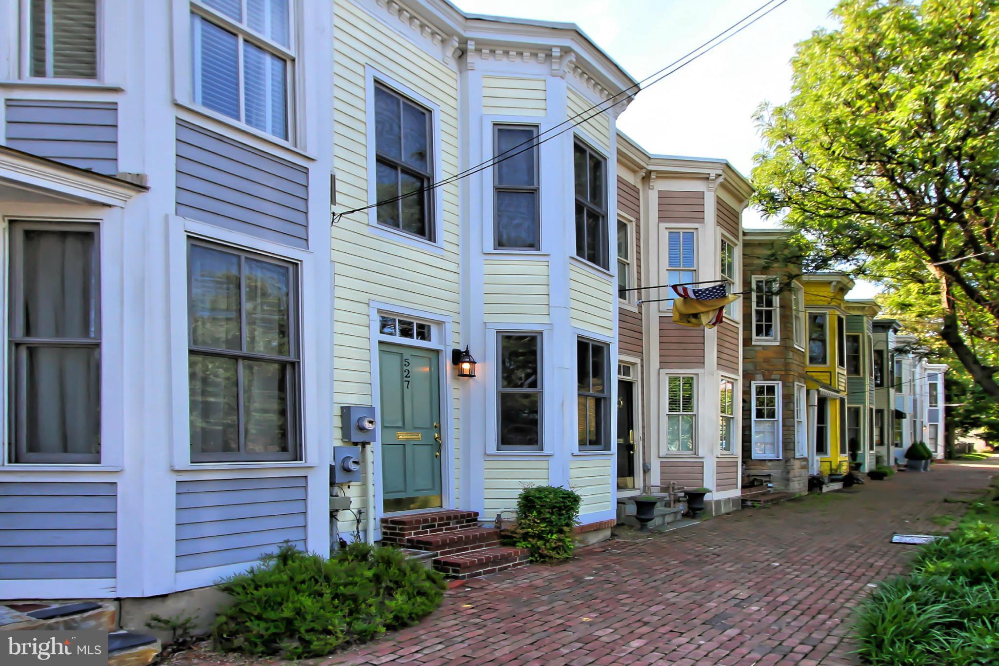 CARRIAGE WORKS - Residential Lease