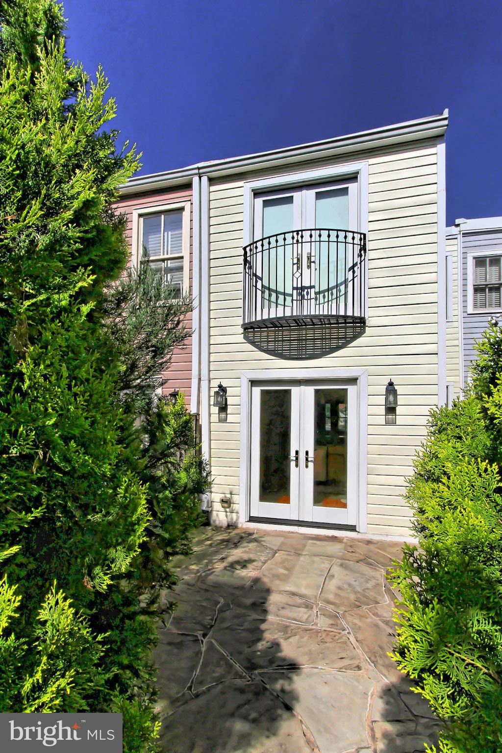 CARRIAGE WORKS - Residential Lease
