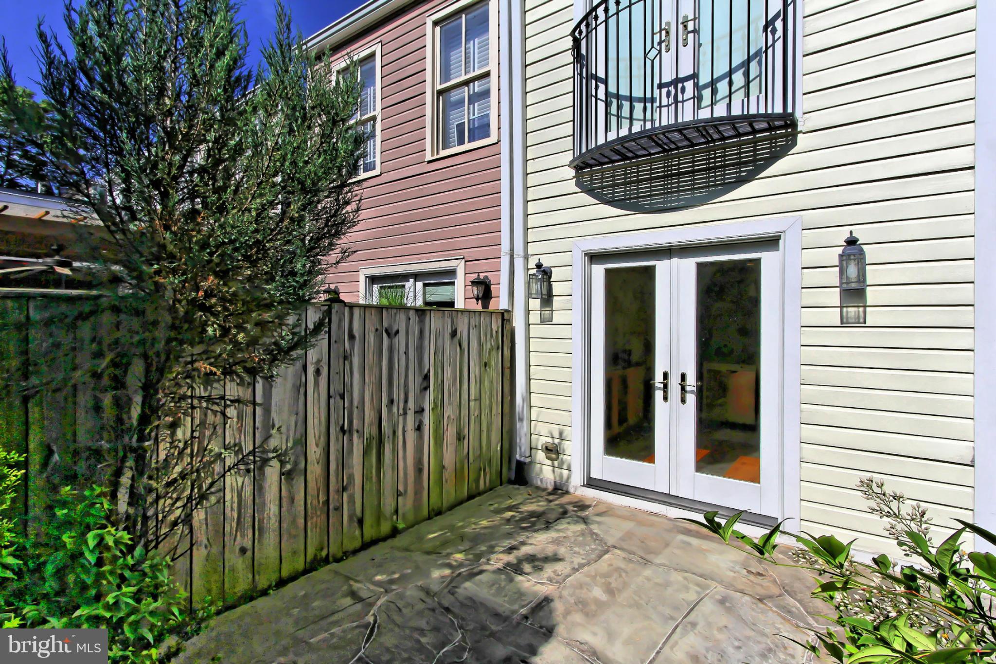 CARRIAGE WORKS - Residential Lease