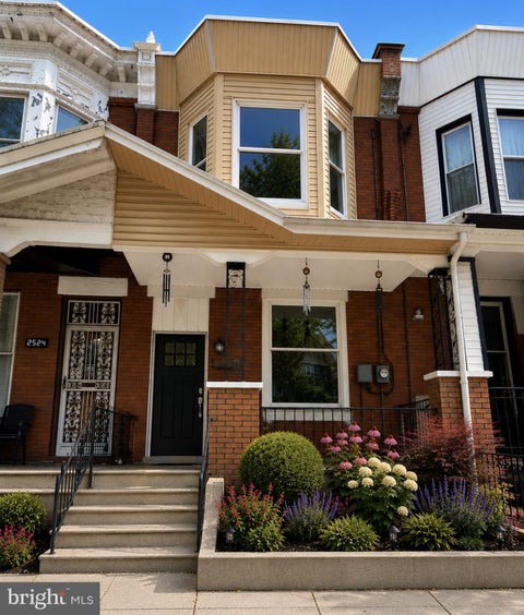 Townhouse For Sale - 2526 W Cumberland Street<br/> PHILADELPHIA, PA 19132