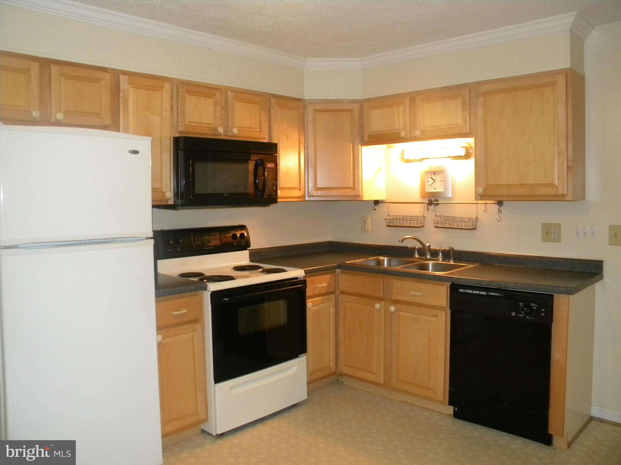 LAKE OF THE WOODS - Residential Lease