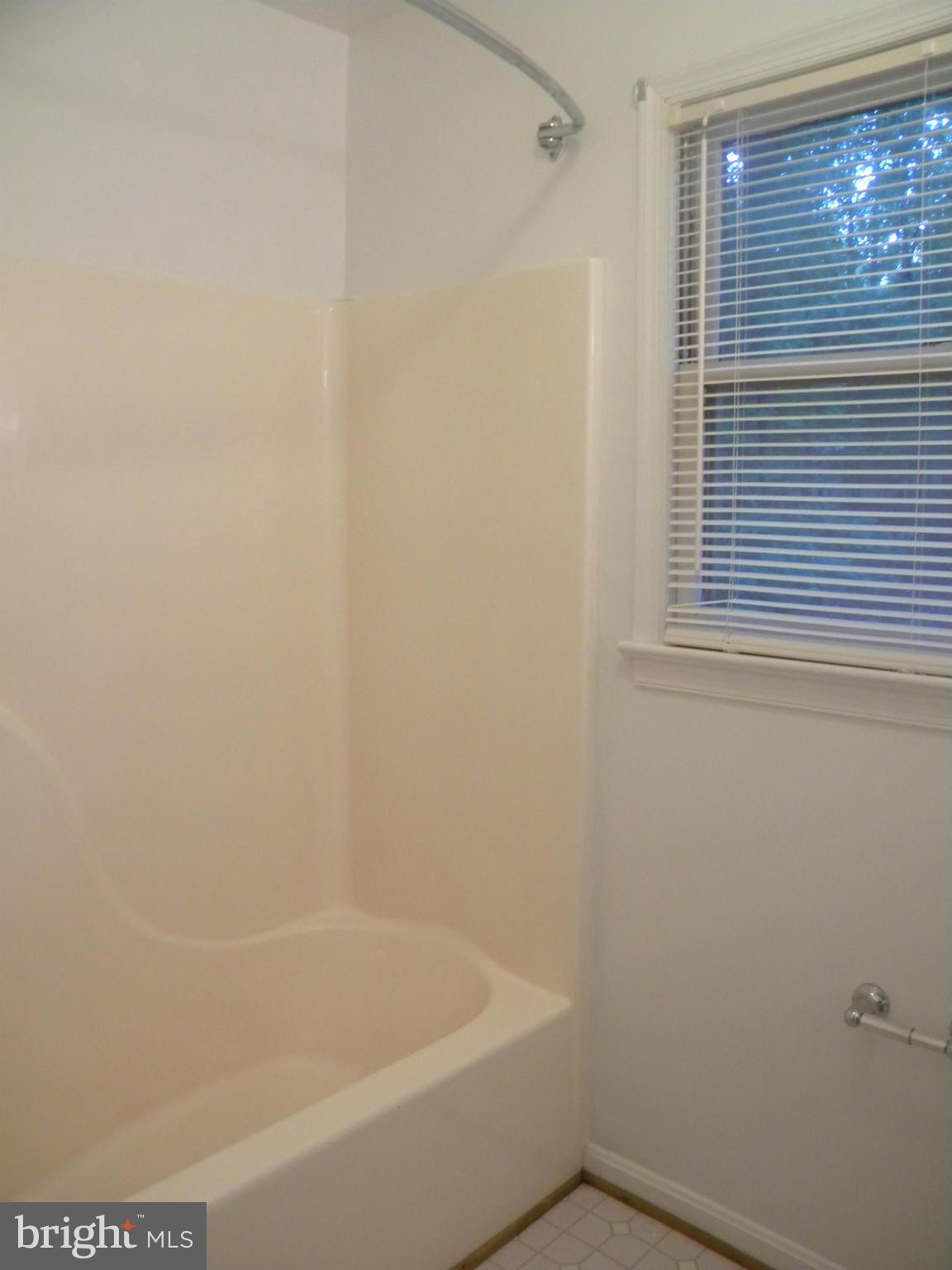 LAKE OF THE WOODS - Residential Lease