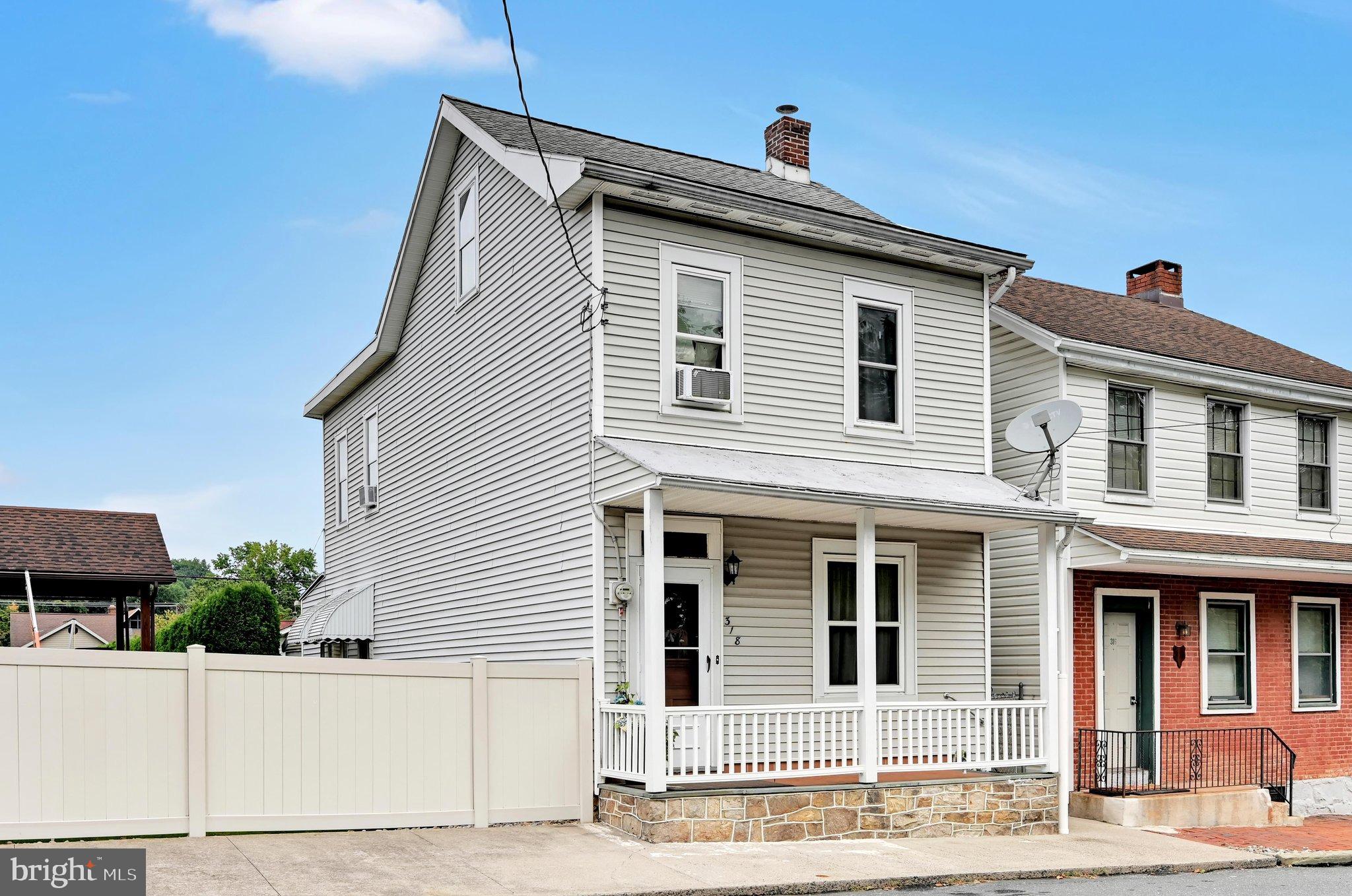 318 W WASHINGTON STREET