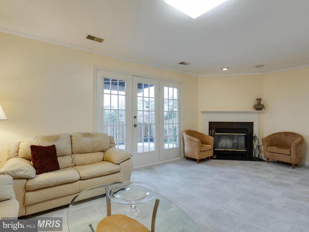 CENTRE RIDGE - Residential Lease