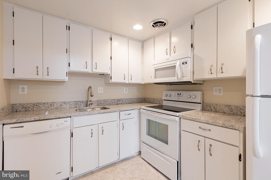 MV-NATHANS HILL - Residential Lease