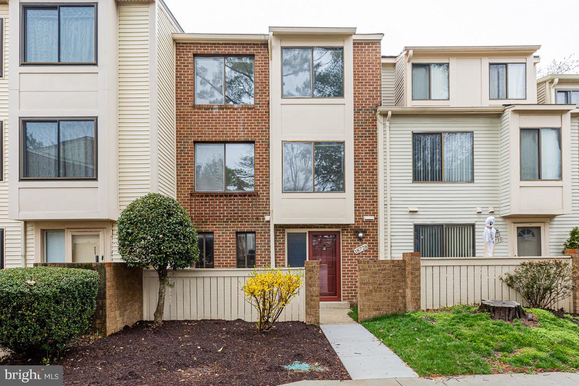 MV-NATHANS HILL - Residential Lease