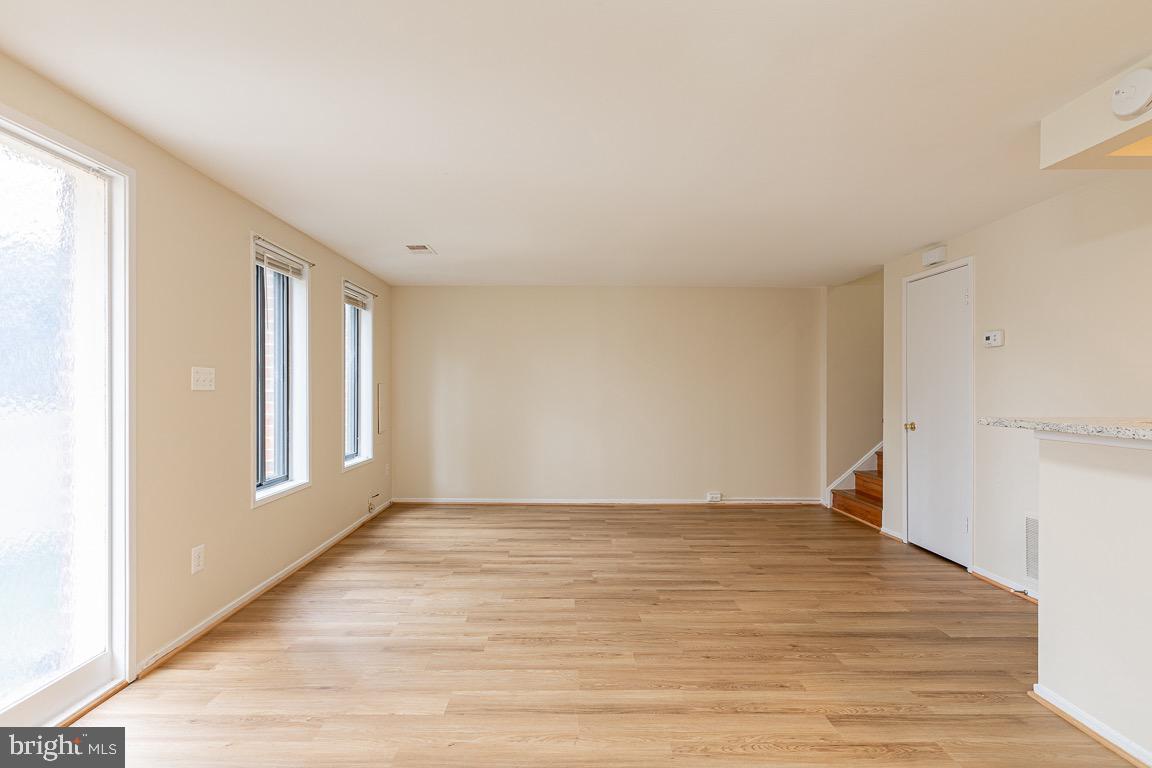 MV-NATHANS HILL - Residential Lease