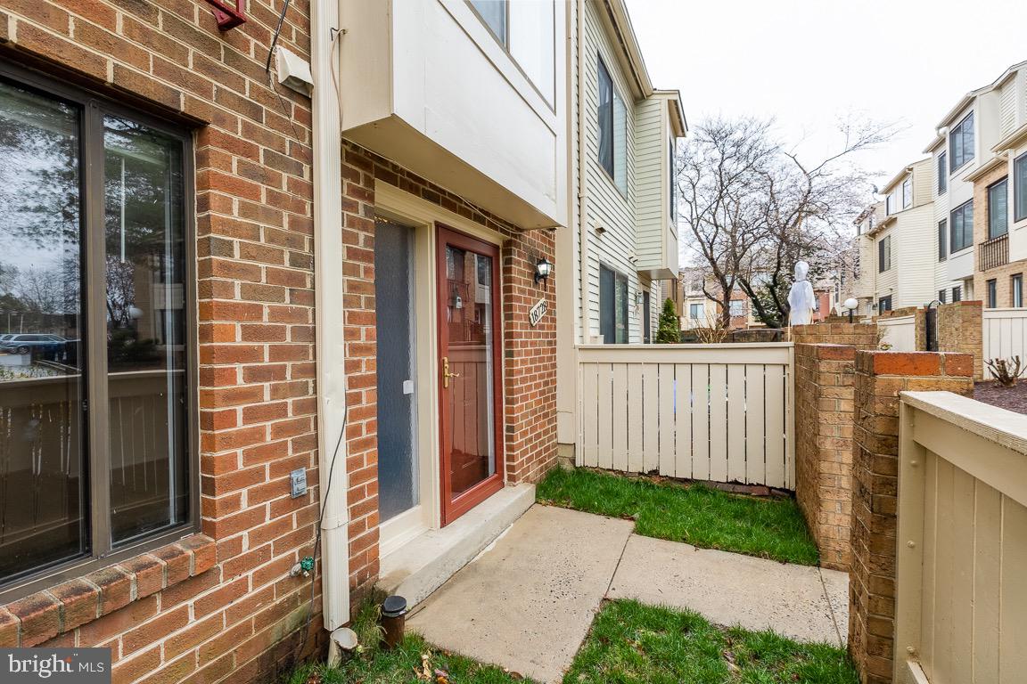 MV-NATHANS HILL - Residential Lease