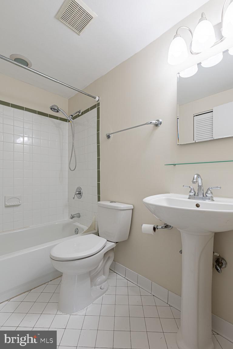 MV-NATHANS HILL - Residential Lease