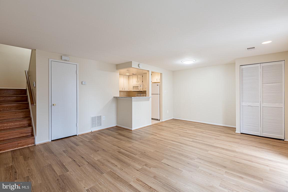 MV-NATHANS HILL - Residential Lease