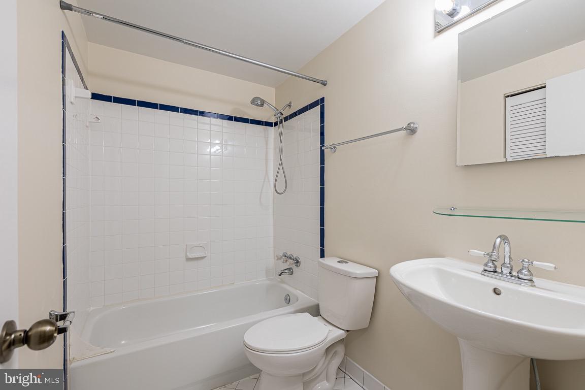 MV-NATHANS HILL - Residential Lease