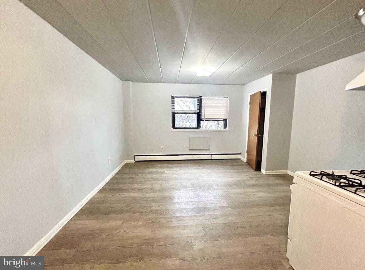 FRANKFORD - Residential Lease