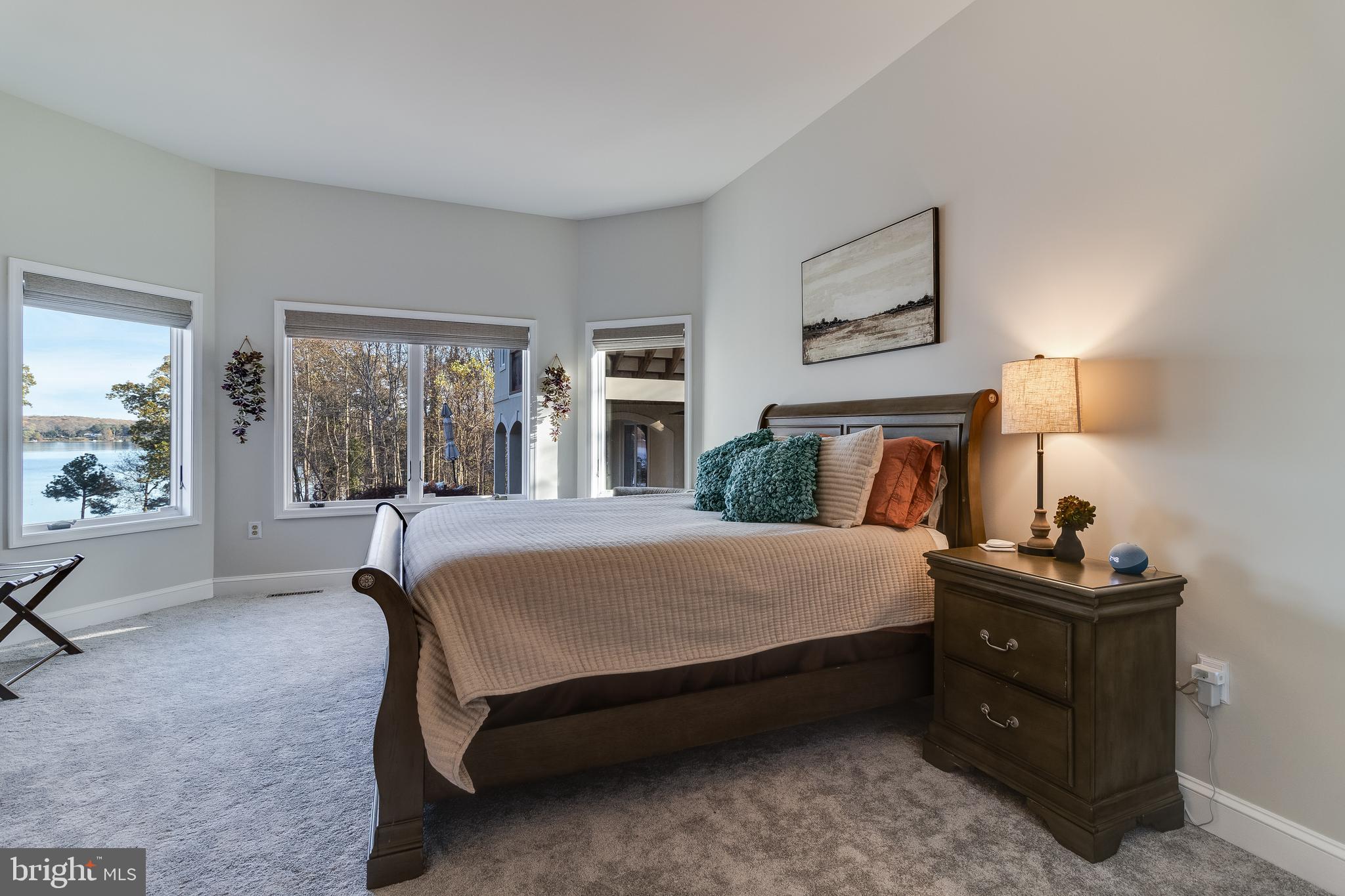 CHRISTMAS HILL - Residential