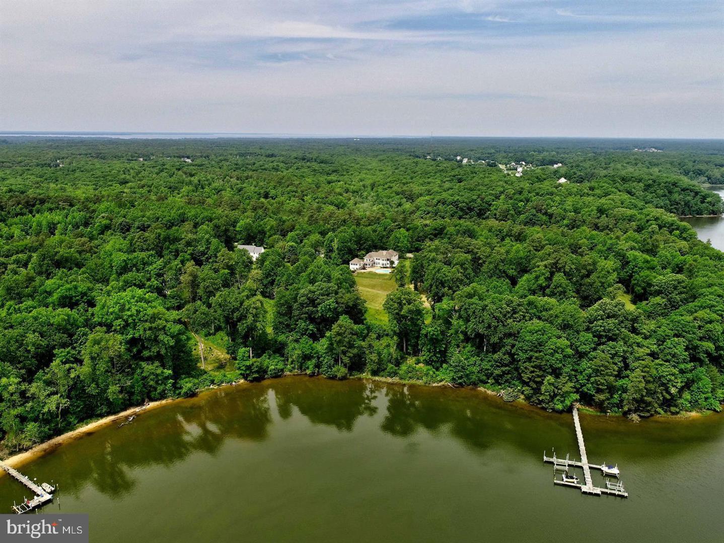 CHRISTMAS HILL - Residential